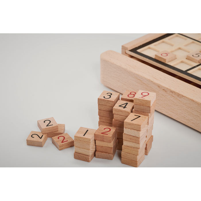 Klassinen ja kestävä Sudoku-pelitaulu puusta laserkaiverruksella! Esim. 5kpl.